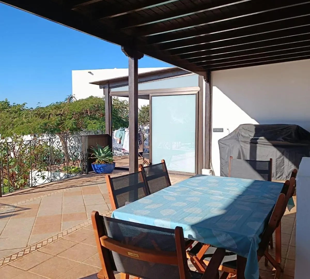 Wonderful Country Villa With Amazing Sea View Tias
